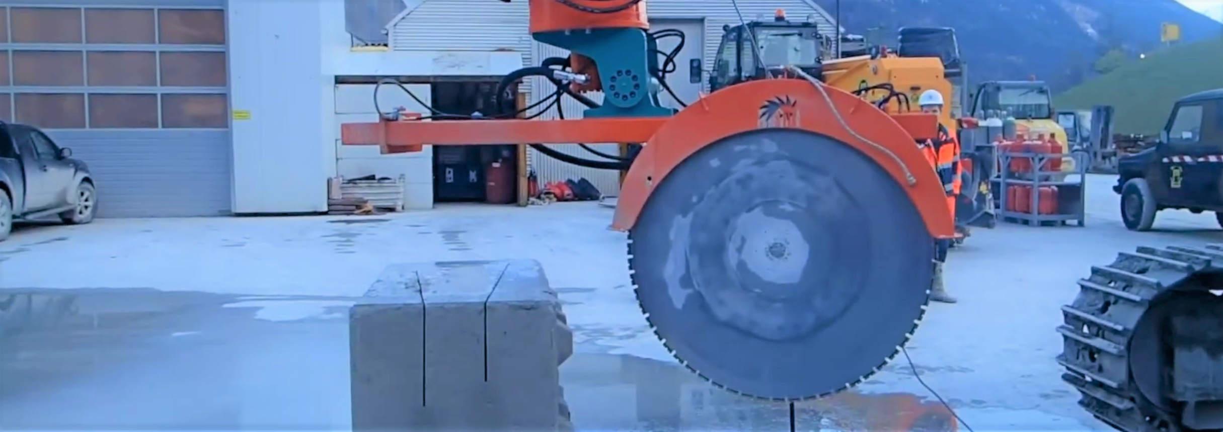 Robot or Excavator Wall Saw System